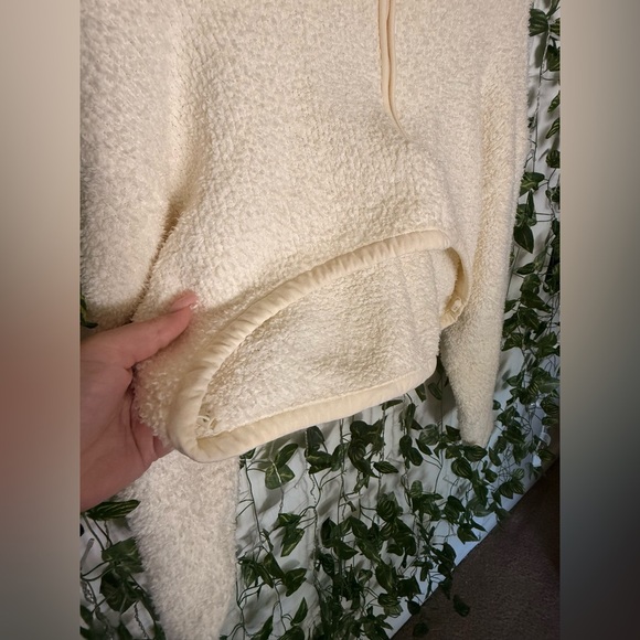 Skims Cozy Knit Pullover - Picture 4 of 10